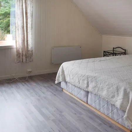 Three Bedroom Holiday In Sabovagen