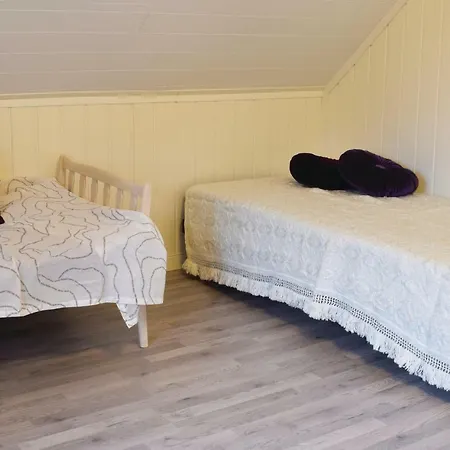 Three Bedroom Holiday In Sabovagen Manger