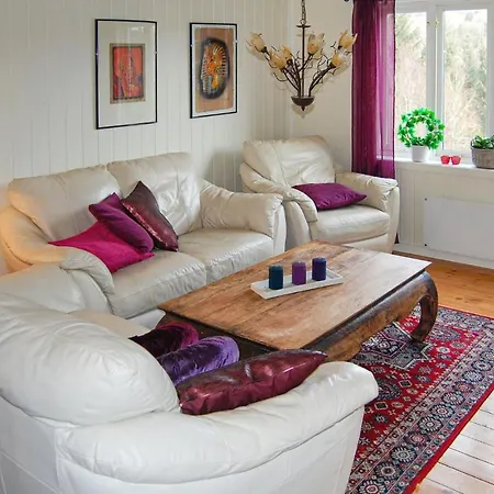 Three Bedroom Holiday In Sabovagen Semesterbostad *